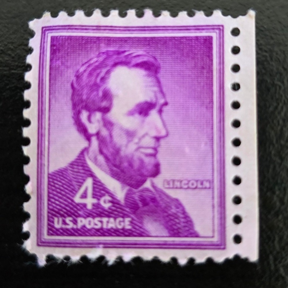 US Postage 4 Cent Abraham Lincoln Purple Stamp Liberty Series 1036 Unused‎